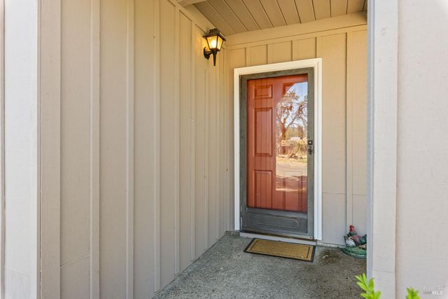 287 Forest Dr, Lakeport, CA 95453
