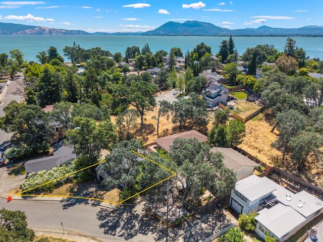 287 Forest Dr, Lakeport, CA 95453