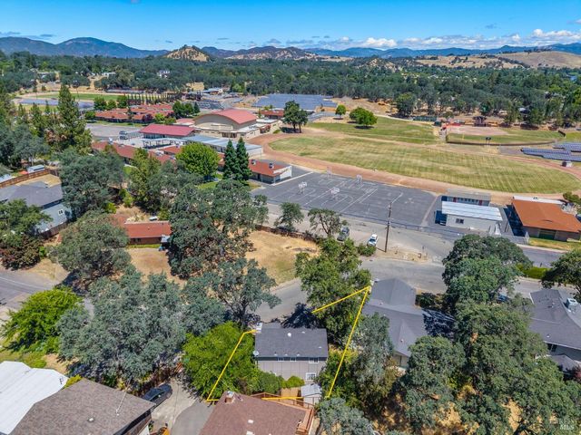 287 Forest Dr, Lakeport, CA 95453
