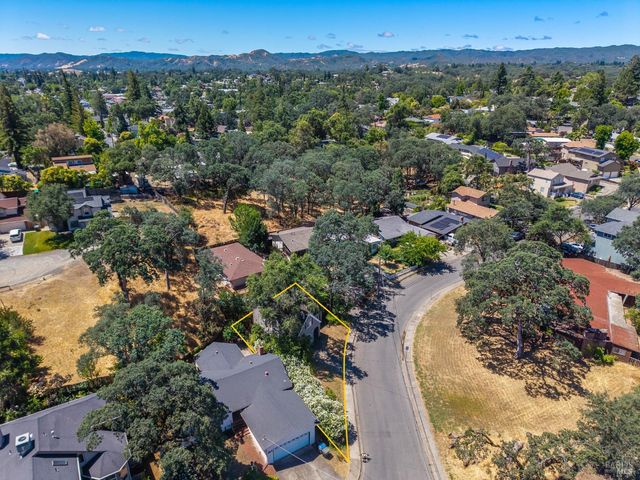 287 Forest Dr, Lakeport, CA 95453