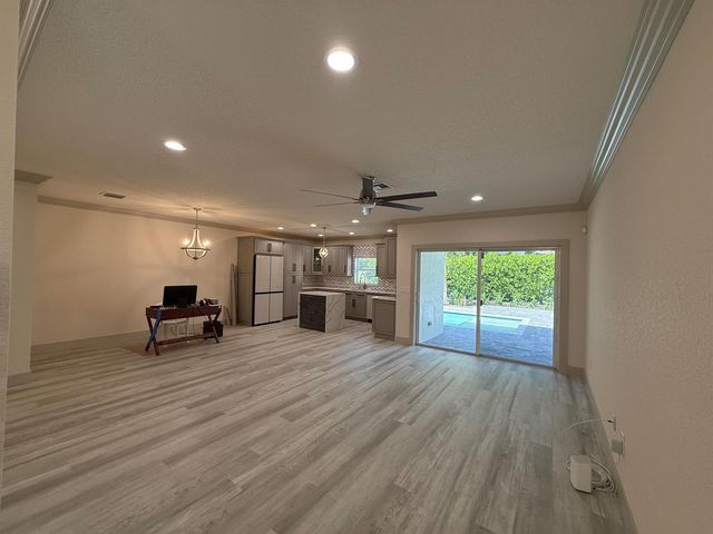 518 LUCKY Lane, Delray Beach, FL 33444