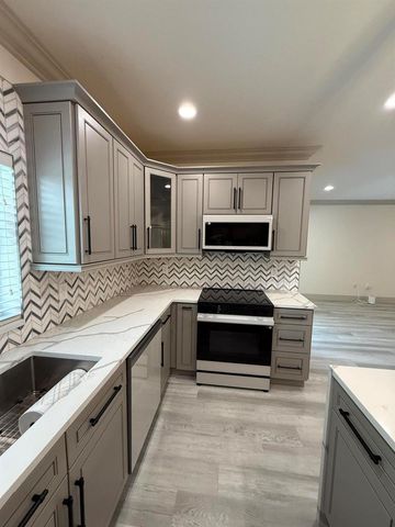 518 LUCKY Lane, Delray Beach, FL 33444