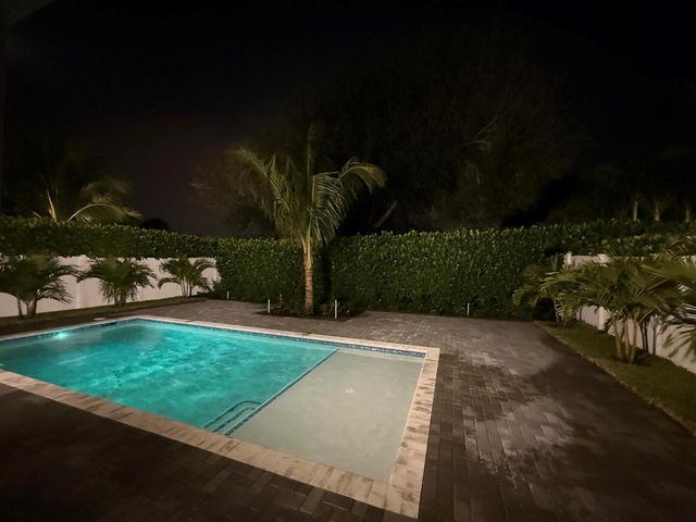 518 LUCKY Lane, Delray Beach, FL 33444