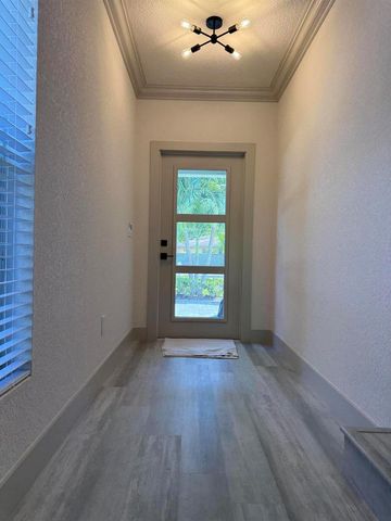 518 LUCKY Lane, Delray Beach, FL 33444