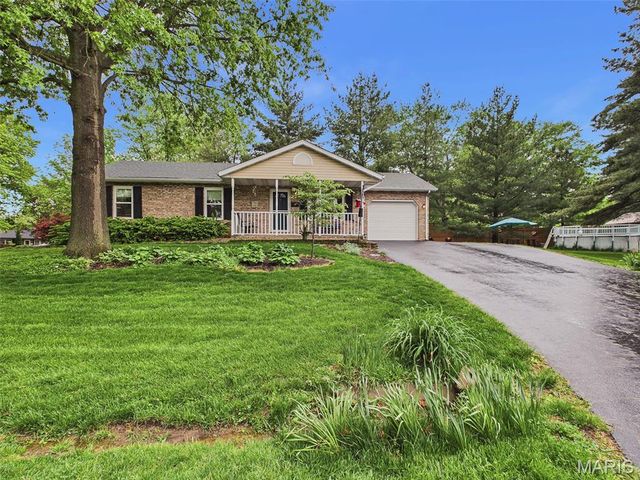 516 Lanahan Drive, Troy, IL 62294