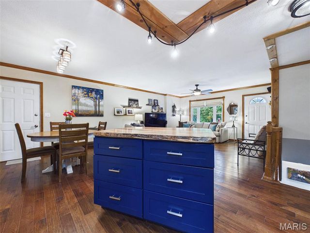 516 Lanahan Drive, Troy, IL 62294