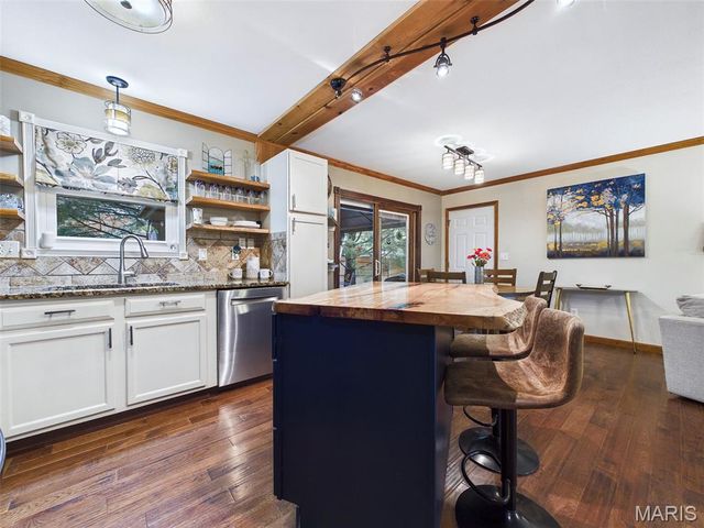 516 Lanahan Drive, Troy, IL 62294