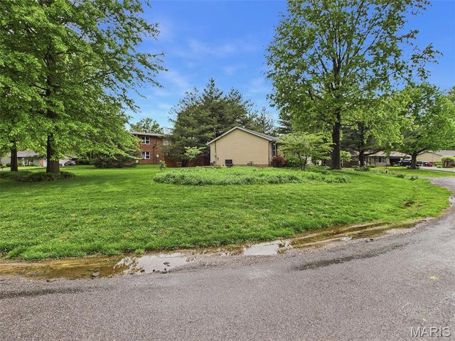 516 Lanahan Drive, Troy, IL 62294