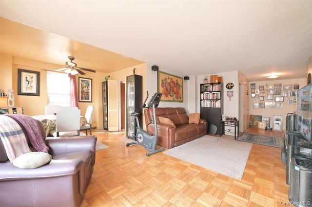 8900 170th Street 6M, Jamaica, NY 11432