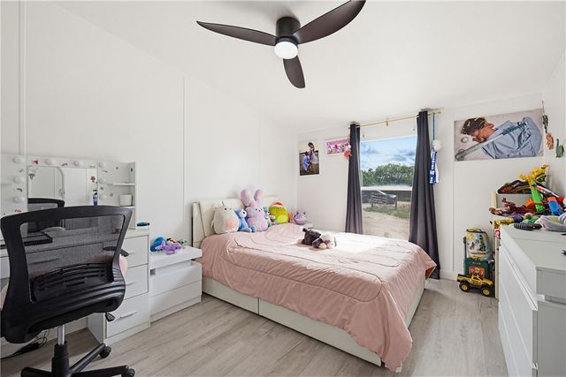 1312 Antonia St, Sinton, TX 78387