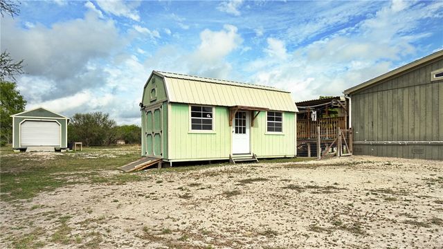 1312 Antonia St, Sinton, TX 78387