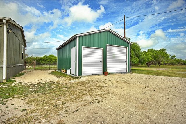 1312 Antonia St, Sinton, TX 78387