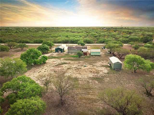 1312 Antonia St, Sinton, TX 78387