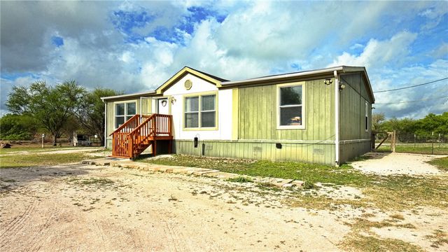 1312 Antonia St, Sinton, TX 78387
