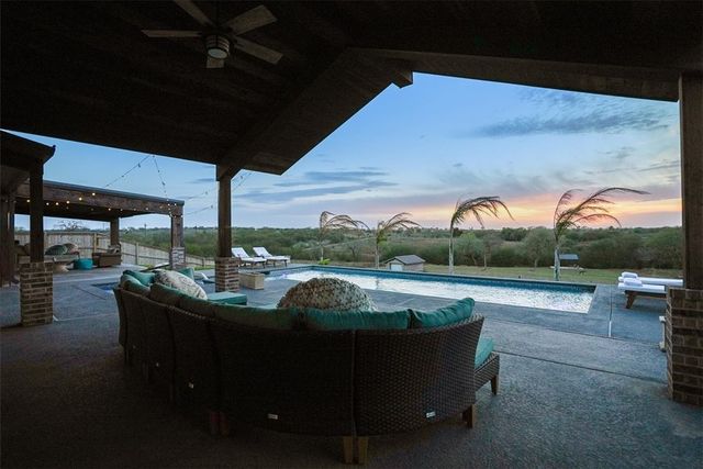 642 Nakishwana Circ, Sandia, TX 78383