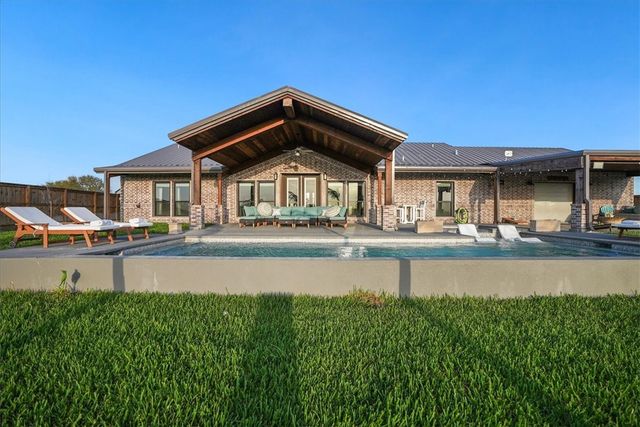 642 Nakishwana Circ, Sandia, TX 78383