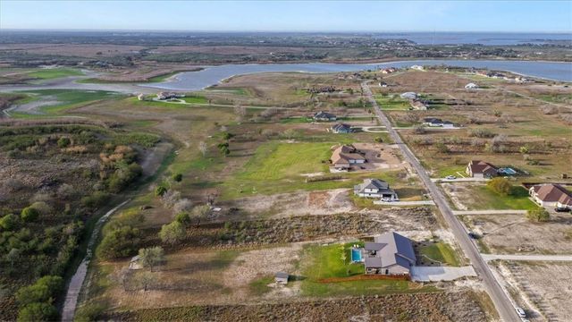 642 Nakishwana Circ, Sandia, TX 78383