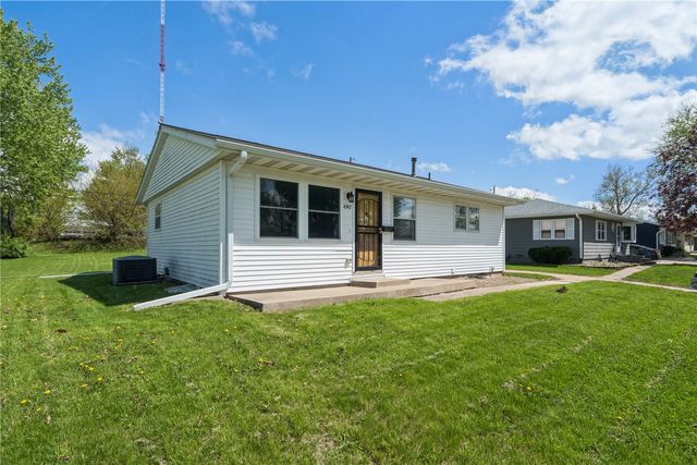 4747 F Avenue NE, Cedar Rapids, IA 52402