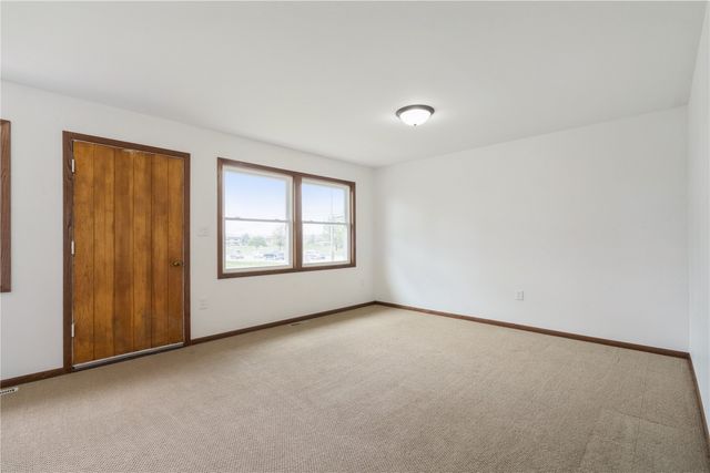 4747 F Avenue NE, Cedar Rapids, IA 52402