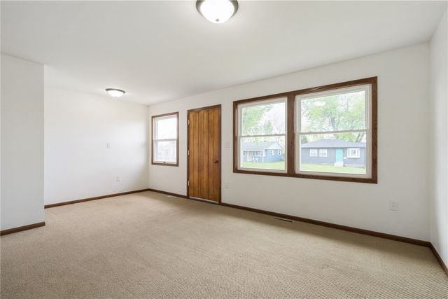 4747 F Avenue NE, Cedar Rapids, IA 52402