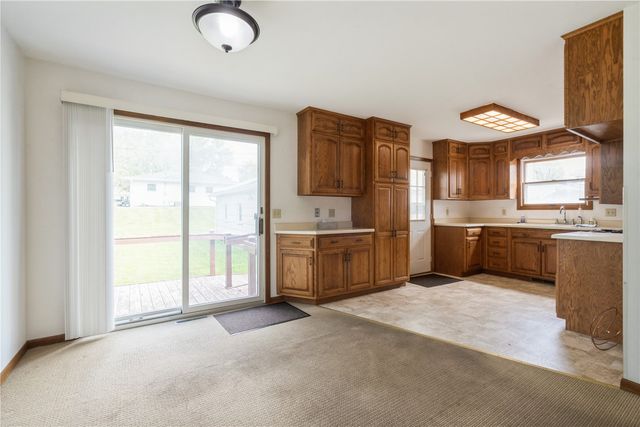 4747 F Avenue NE, Cedar Rapids, IA 52402