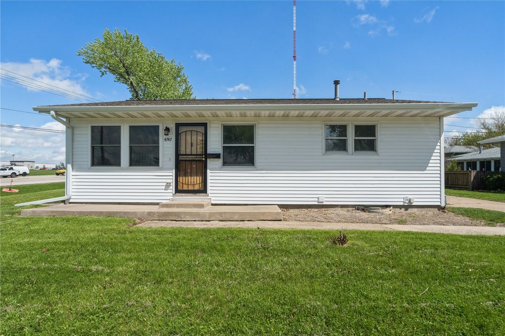 4747 F Avenue NE, Cedar Rapids, IA 52402