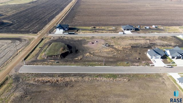 908 Sunset St Street, Valley Springs, SD 57068