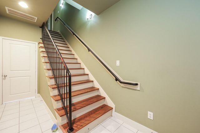 1714 Sandman Street, Houston, TX 77007