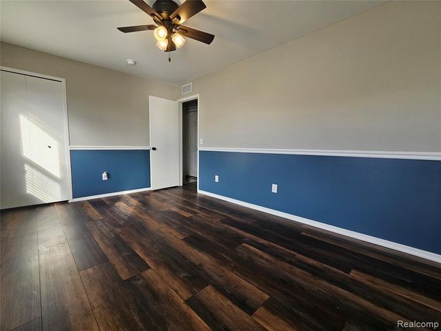 28219 Raleigh Crescent Drive, New Baltimore, MI 48051