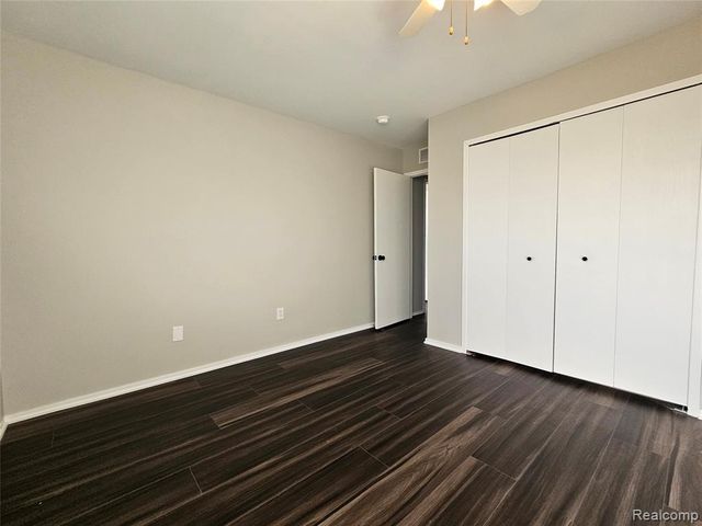 28219 Raleigh Crescent Drive, New Baltimore, MI 48051