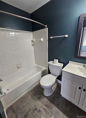 28219 Raleigh Crescent Drive, New Baltimore, MI 48051