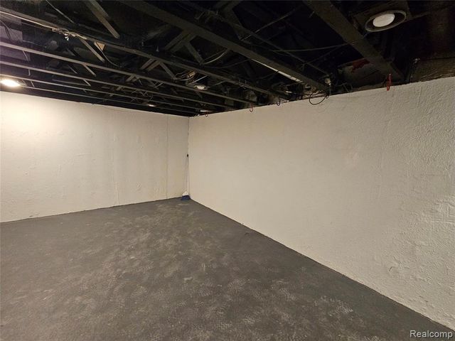 28219 Raleigh Crescent Drive, New Baltimore, MI 48051