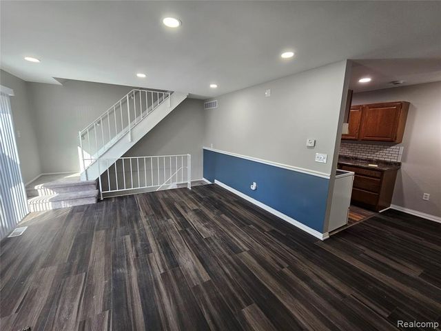 28219 Raleigh Crescent Drive, New Baltimore, MI 48051