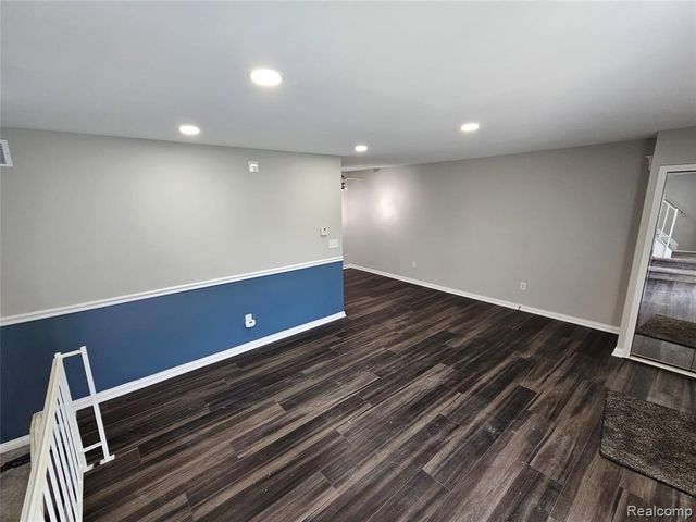 28219 Raleigh Crescent Drive, New Baltimore, MI 48051