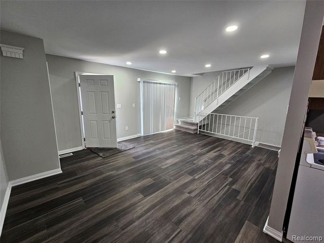 28219 Raleigh Crescent Drive, New Baltimore, MI 48051