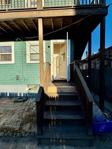 19 Pierce St 19, Quincy, MA 02171