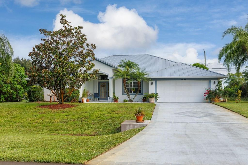 2904 SE Eagle Dr, Port St Lucie, FL 34984