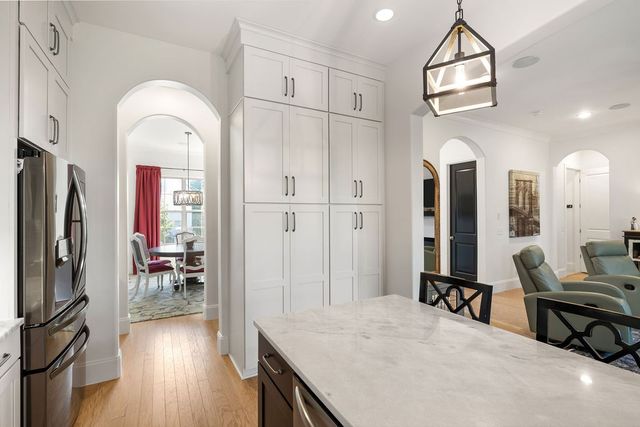 716 Summit Oaks Ct, Nashville, TN 37221