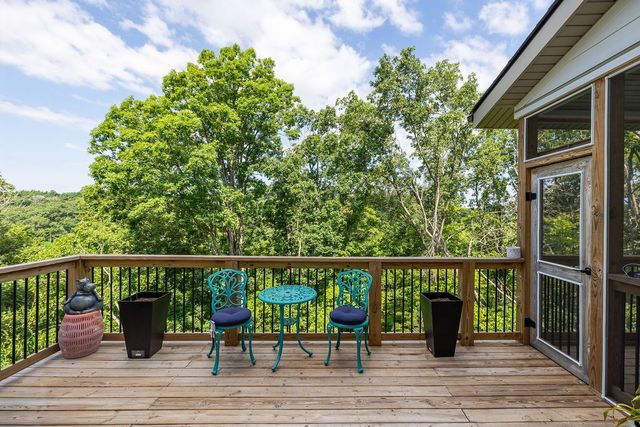 716 Summit Oaks Ct, Nashville, TN 37221