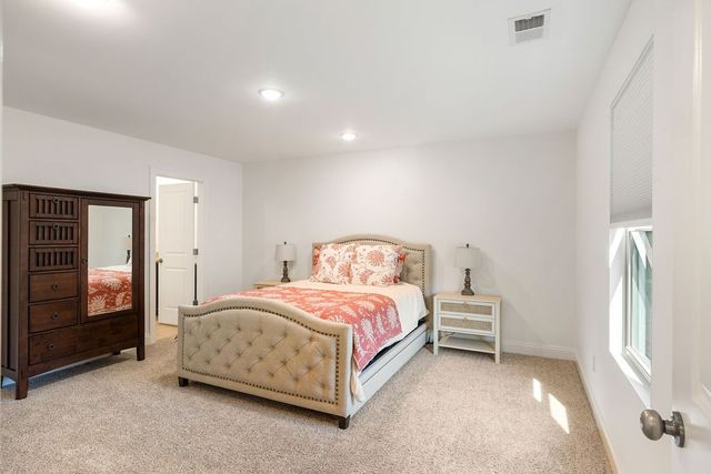 716 Summit Oaks Ct, Nashville, TN 37221