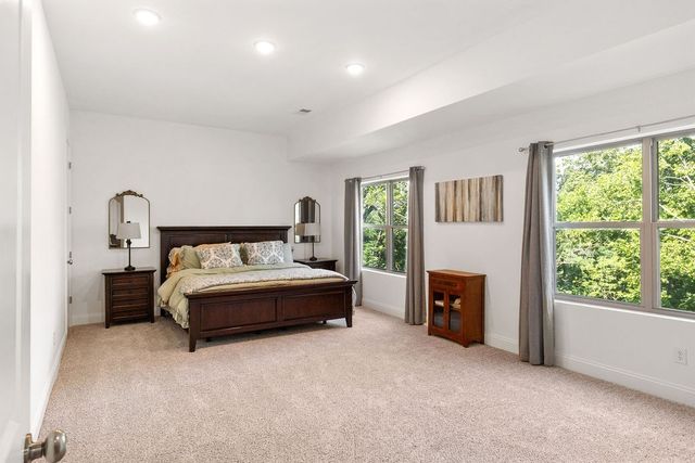 716 Summit Oaks Ct, Nashville, TN 37221