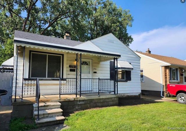 1761 E Milton Avenue, Hazel Park, MI 48030