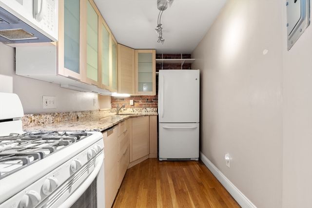 27 Saint Stephen St 27-6, Boston, MA 02115