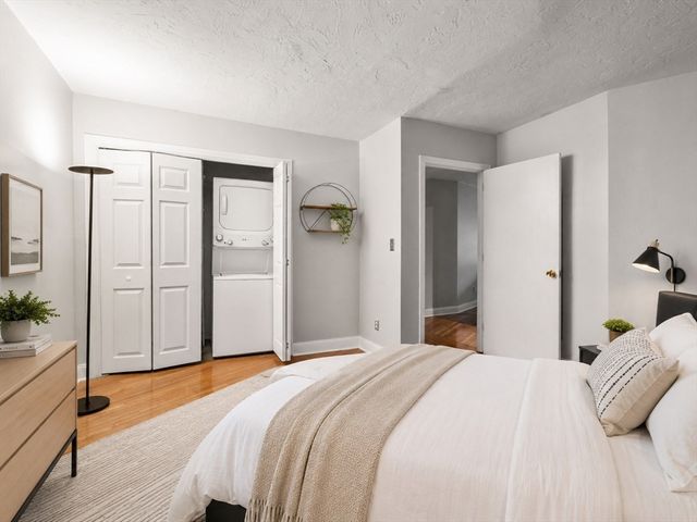 27 Saint Stephen St 27-6, Boston, MA 02115