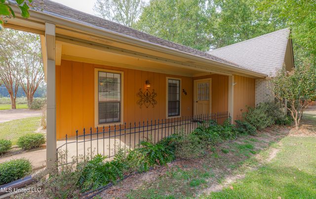 219 Willow Brook Drive, Clinton, MS 39056