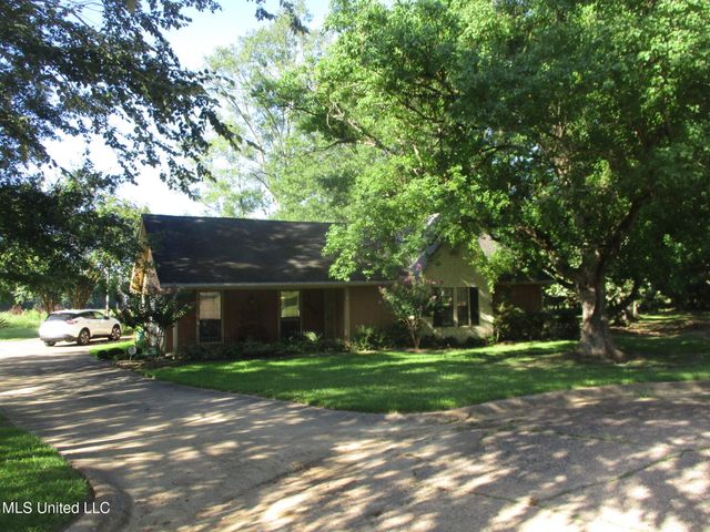 219 Willow Brook Drive, Clinton, MS 39056