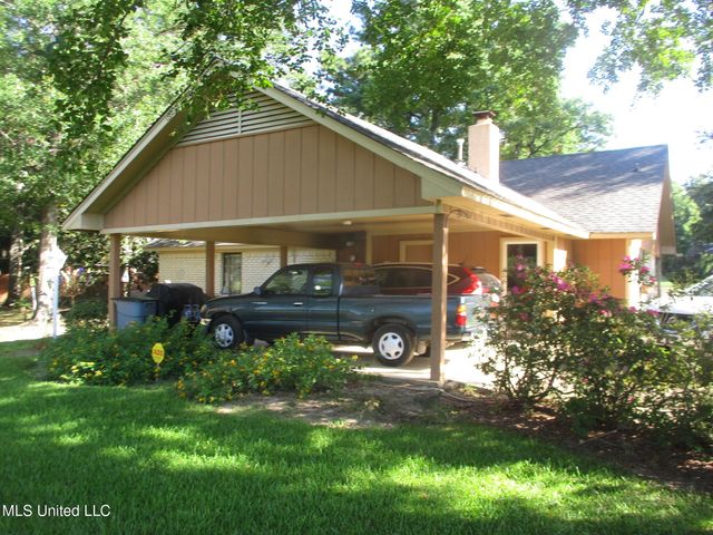 219 Willow Brook Drive, Clinton, MS 39056