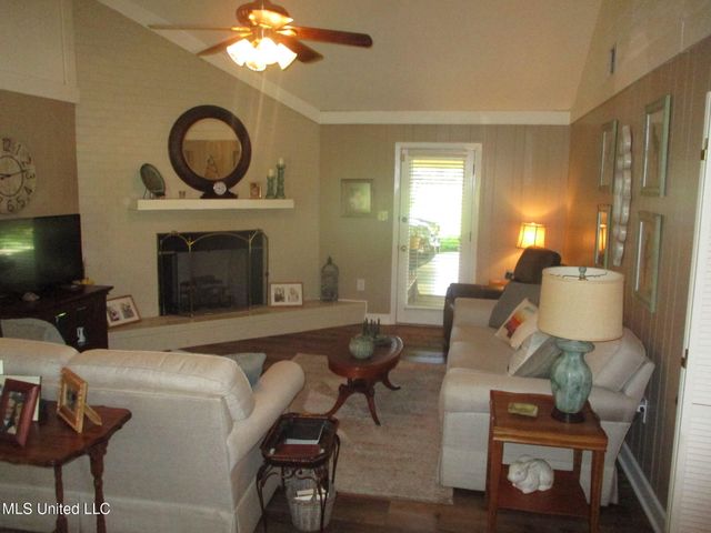 219 Willow Brook Drive, Clinton, MS 39056