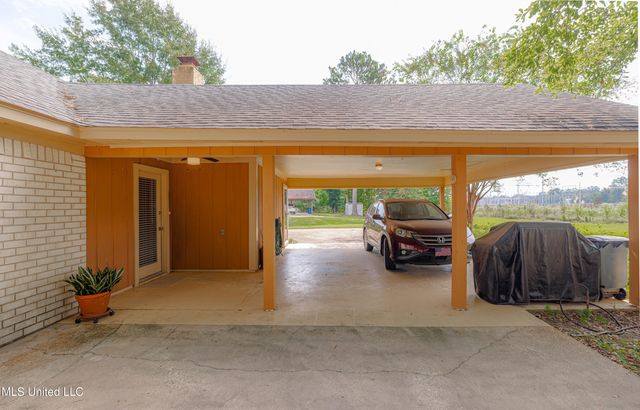 219 Willow Brook Drive, Clinton, MS 39056
