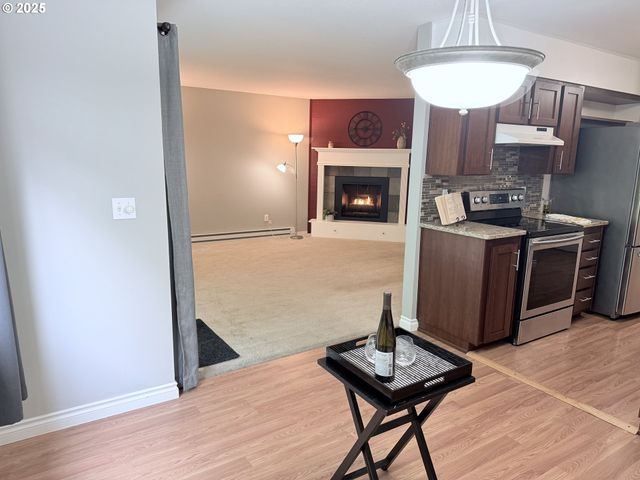 6745 Sw SCHOLLS FERRY Rd 38, Beaverton, OR 97008